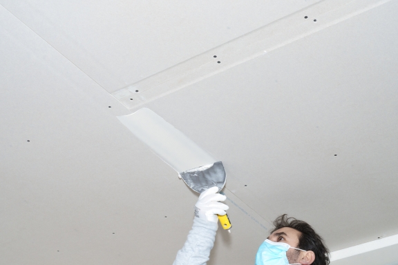Knauf Lightboard Horizon 4, finition parfaite en plafond