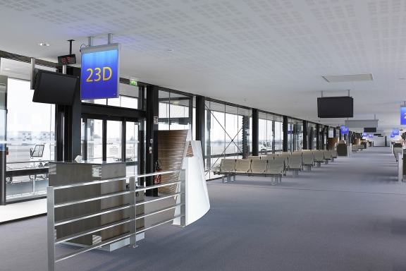 Aéroport Lyon-Saint-Exupéry - Plafond plâtre Knauf Delta