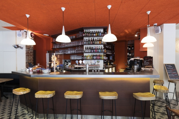 Café Biergit à Paris - Dalles Organic Twin pour plafonds acoustiques