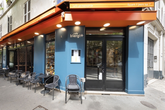 Café Biergit à Paris - Dalles Organic Twin pour plafonds acoustiques