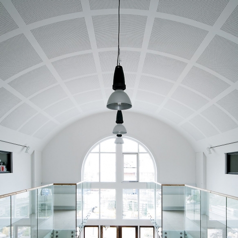 Travaux plafond acoustique cintré Knauf Curvex - Holbaek, Danemark